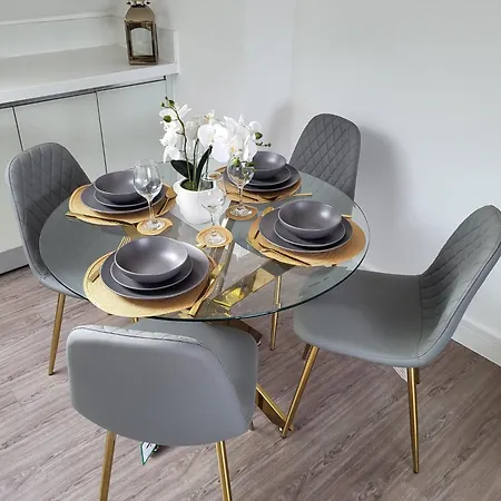 20 Mins To Central London, Stylish Sky Views 2 Bed Apartment Exterior photo